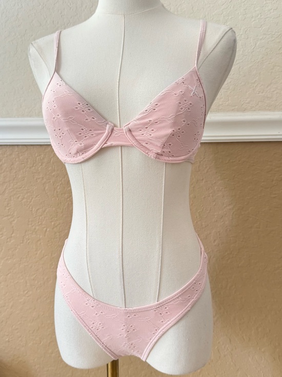 Boutine LA Other - Light Pink Boutine LA Floral Embroidered Lace Style Bikini Set